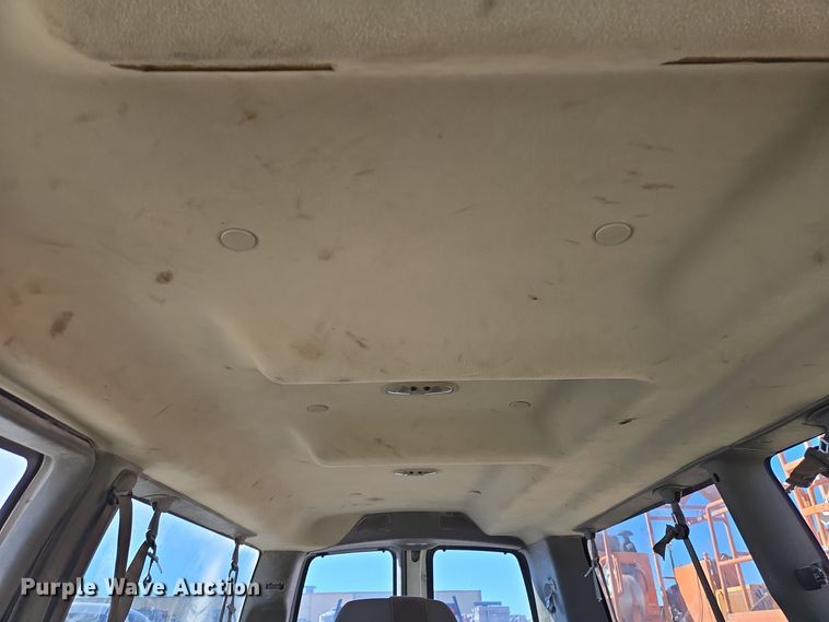 image for item DJ0876 2016 Chevrolet Express 3500 van