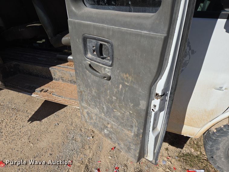 image for item DJ0876 2016 Chevrolet Express 3500 van