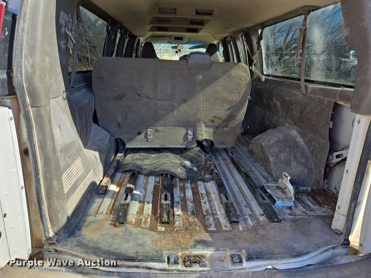 image for item DJ0876 2016 Chevrolet Express 3500 van