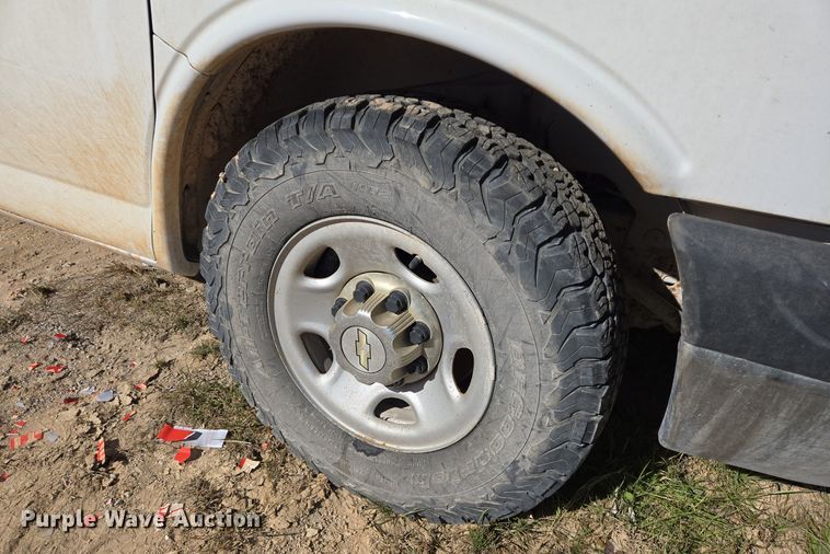 image for item DJ0876 2016 Chevrolet Express 3500 van