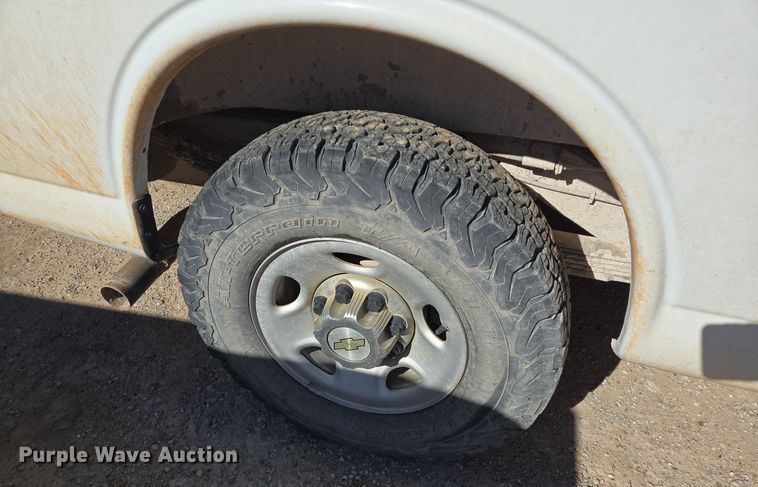 image for item DJ0876 2016 Chevrolet Express 3500 van