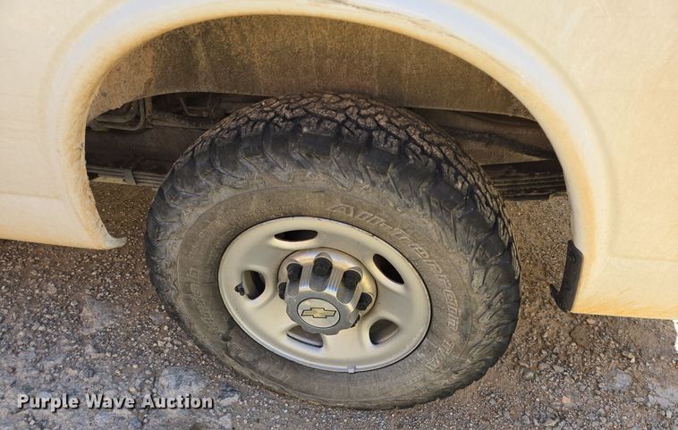 image for item DJ0876 2016 Chevrolet Express 3500 van