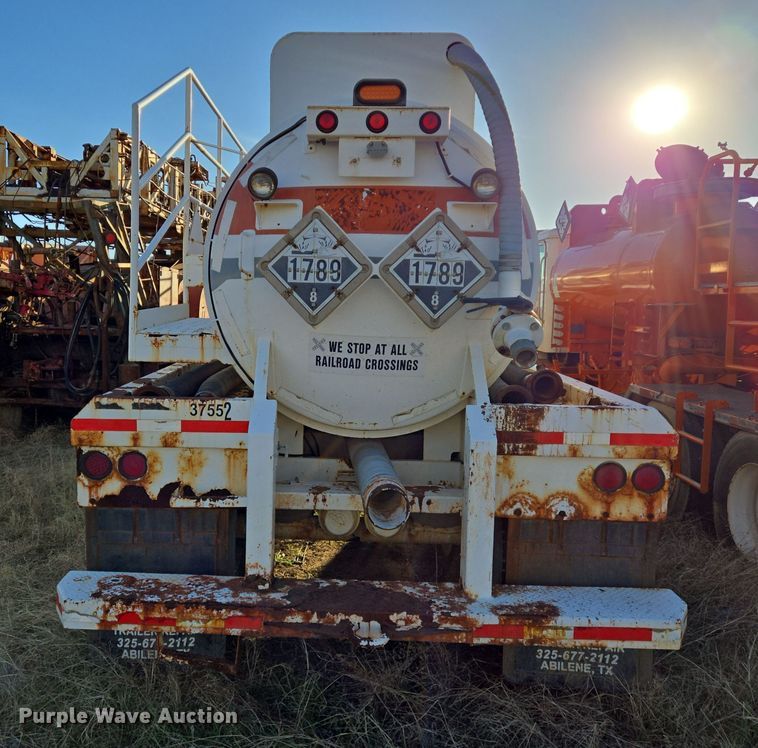 image for item DJ0879 2011 Galyean AT5000 acid tank trailer