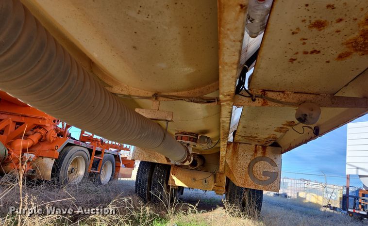 image for item DJ0879 2011 Galyean AT5000 acid tank trailer