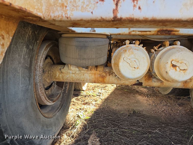 image for item DJ0879 2011 Galyean AT5000 acid tank trailer