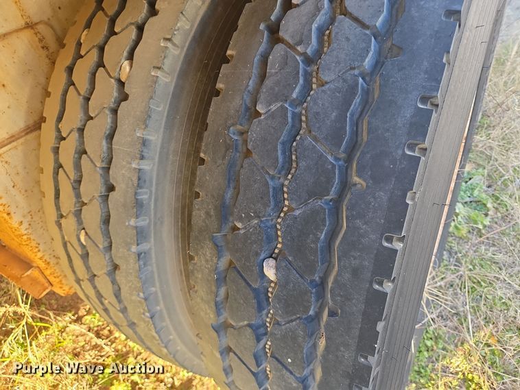 image for item DJ0879 2011 Galyean AT5000 acid tank trailer