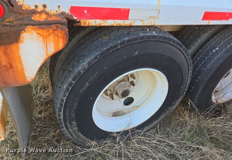 image for item DJ0879 2011 Galyean AT5000 acid tank trailer