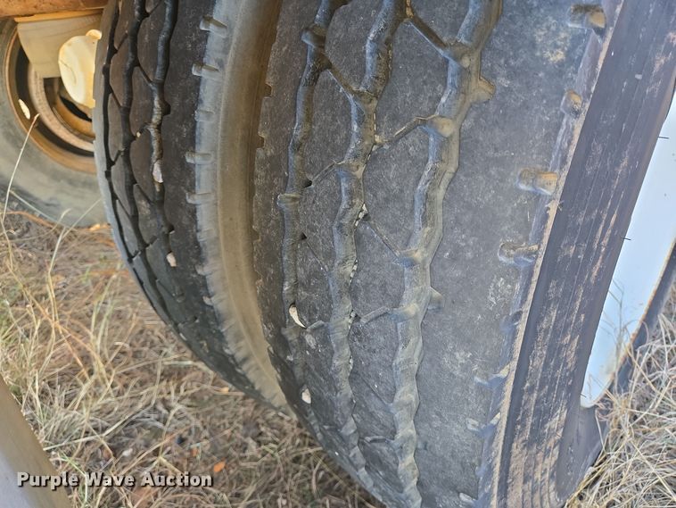 image for item DJ0879 2011 Galyean AT5000 acid tank trailer