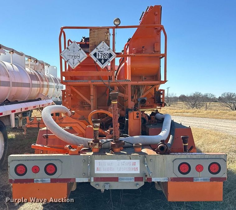 image for item DJ0880 2000 International 9100i oilfield acidizing pump truck
