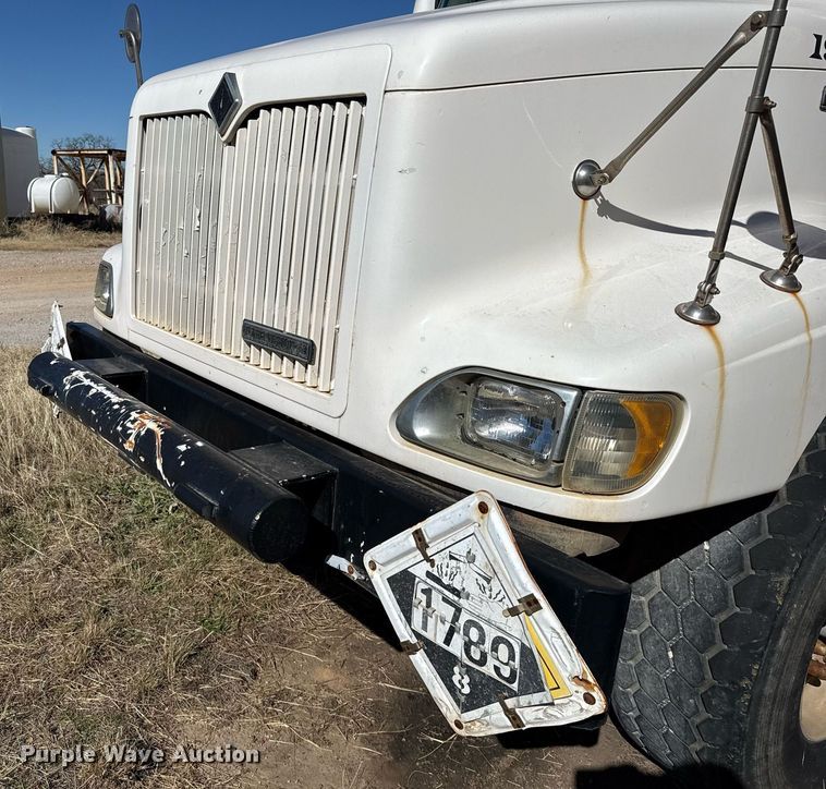 image for item DJ0880 2000 International 9100i oilfield acidizing pump truck