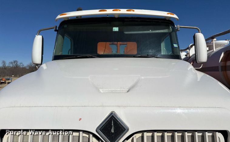 image for item DJ0880 2000 International 9100i oilfield acidizing pump truck