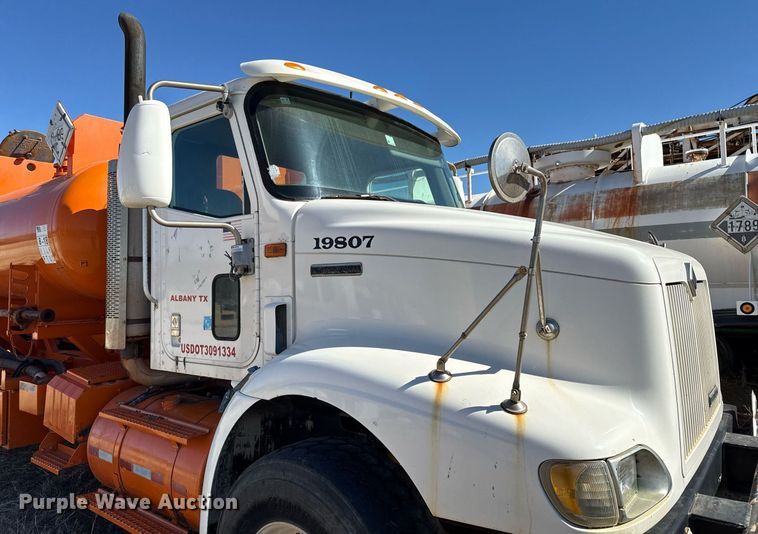 image for item DJ0880 2000 International 9100i oilfield acidizing pump truck