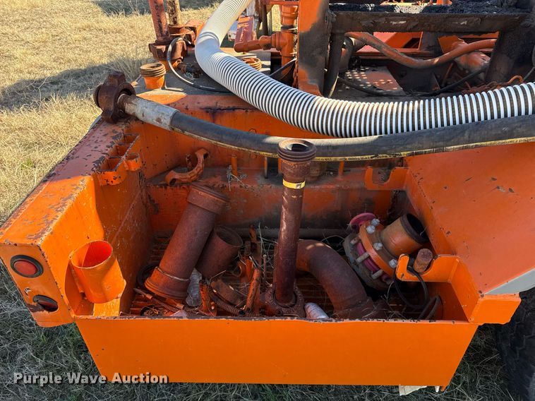 image for item DJ0880 2000 International 9100i oilfield acidizing pump truck