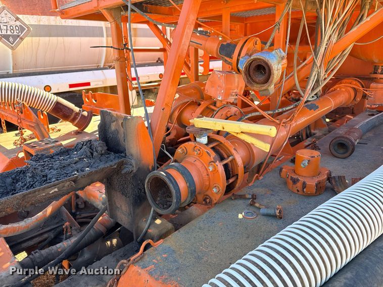 image for item DJ0880 2000 International 9100i oilfield acidizing pump truck