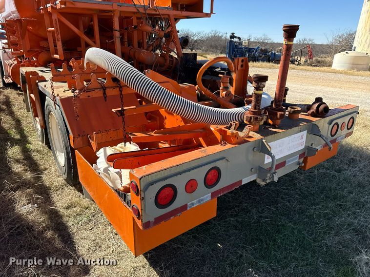 image for item DJ0880 2000 International 9100i oilfield acidizing pump truck