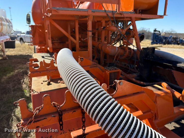 image for item DJ0880 2000 International 9100i oilfield acidizing pump truck