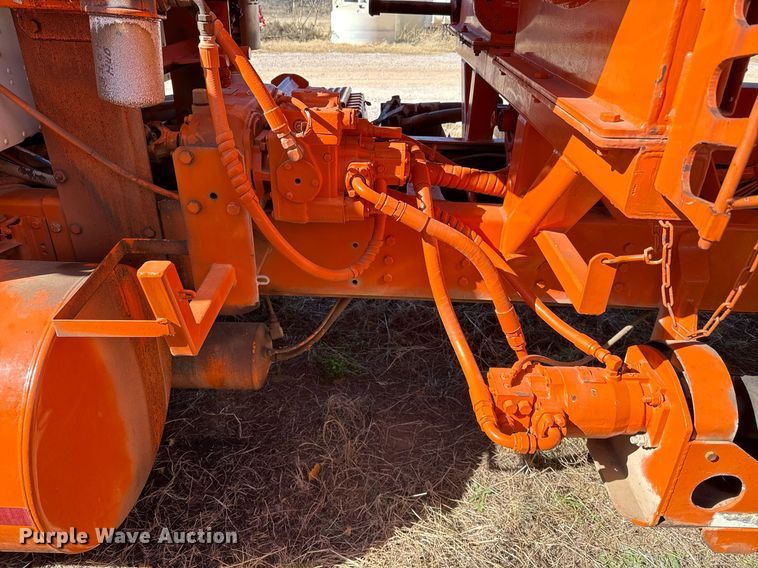 image for item DJ0880 2000 International 9100i oilfield acidizing pump truck