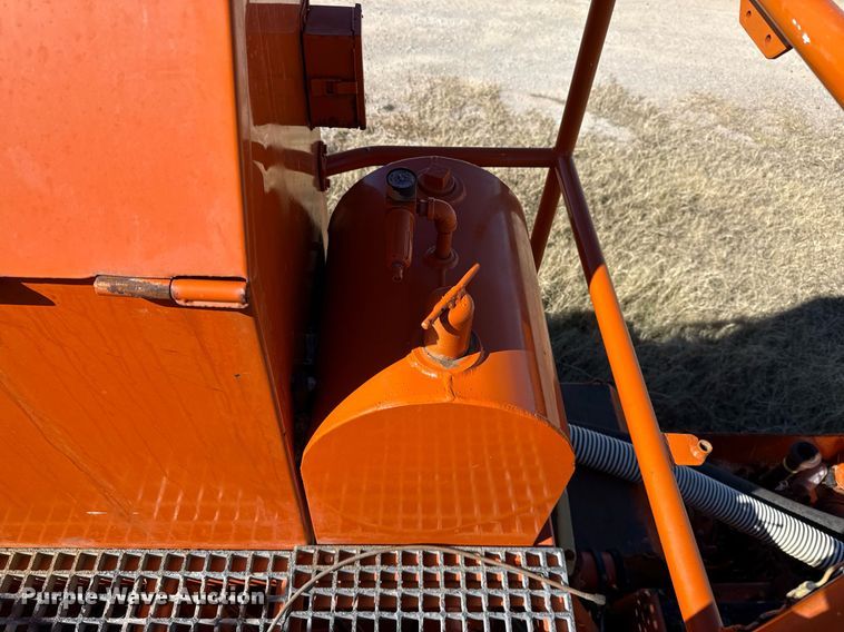 image for item DJ0880 2000 International 9100i oilfield acidizing pump truck