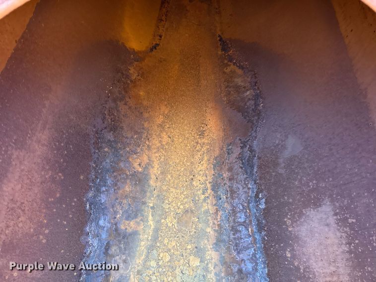 image for item DJ0880 2000 International 9100i oilfield acidizing pump truck