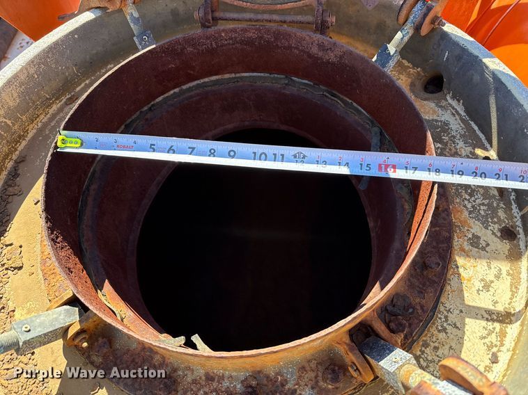 image for item DJ0880 2000 International 9100i oilfield acidizing pump truck