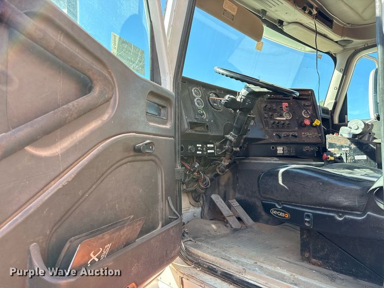 image for item DJ0880 2000 International 9100i oilfield acidizing pump truck