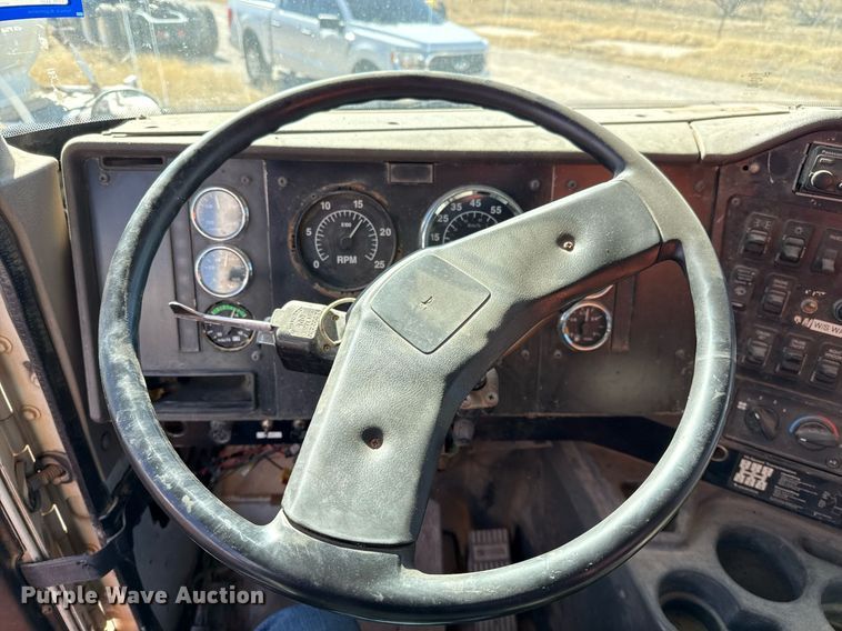 image for item DJ0880 2000 International 9100i oilfield acidizing pump truck