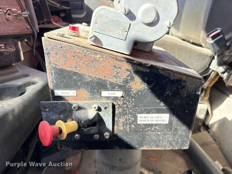 image for item DJ0880 2000 International 9100i oilfield acidizing pump truck