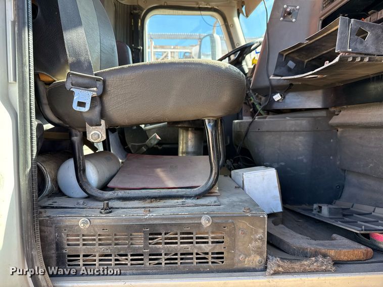 image for item DJ0880 2000 International 9100i oilfield acidizing pump truck