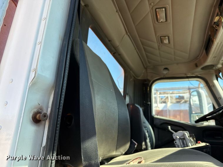 image for item DJ0880 2000 International 9100i oilfield acidizing pump truck