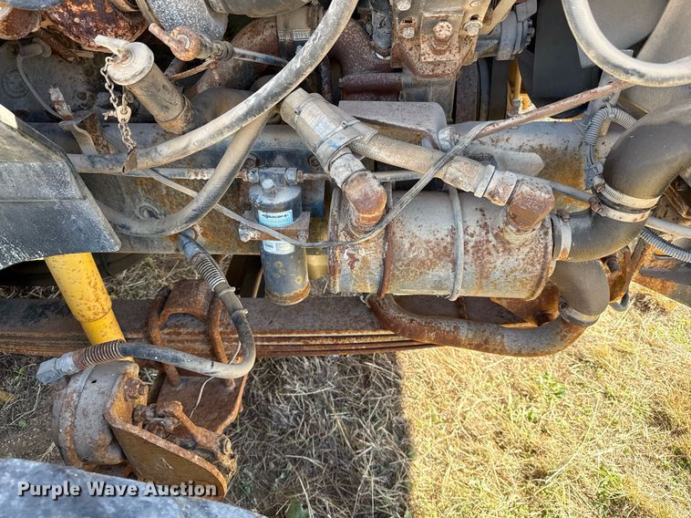 image for item DJ0880 2000 International 9100i oilfield acidizing pump truck