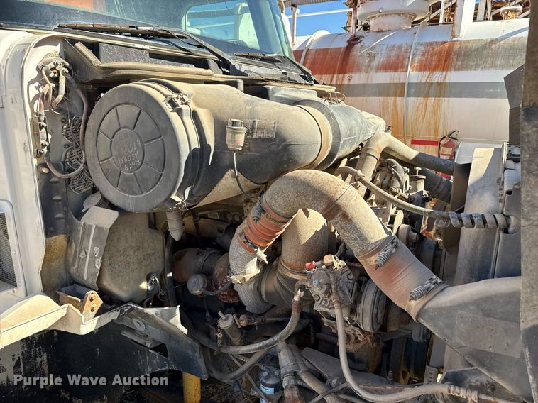 image for item DJ0880 2000 International 9100i oilfield acidizing pump truck