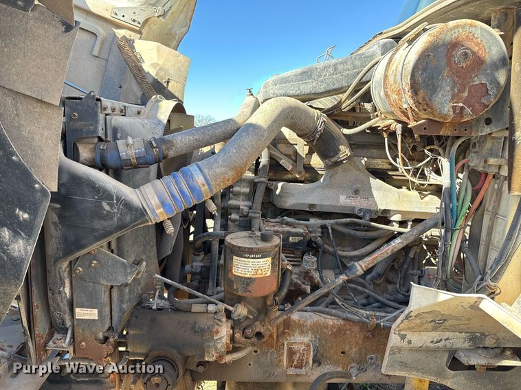 image for item DJ0880 2000 International 9100i oilfield acidizing pump truck