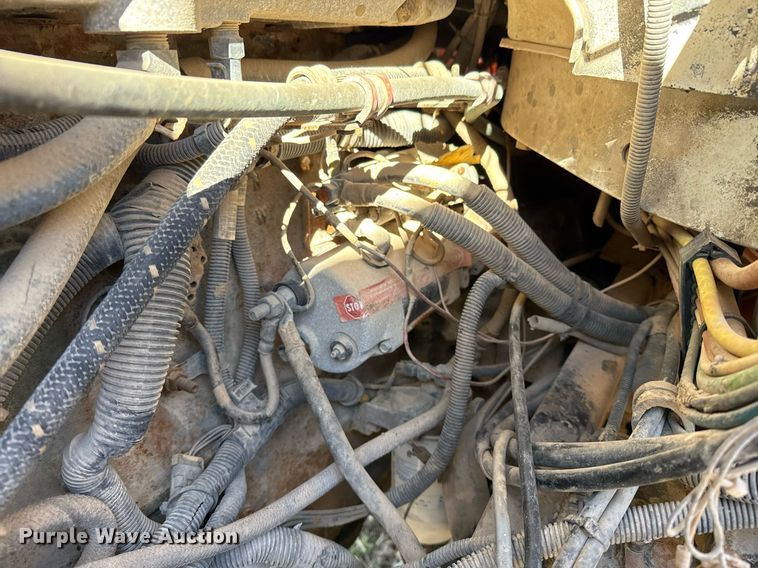 image for item DJ0880 2000 International 9100i oilfield acidizing pump truck