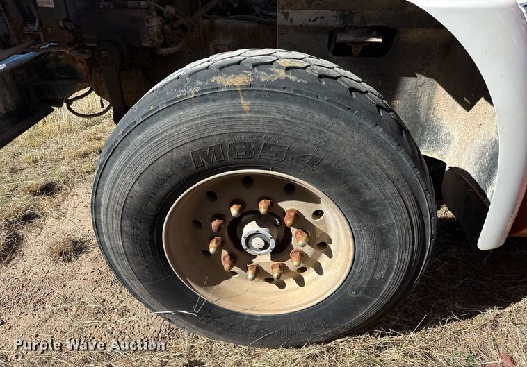 image for item DJ0880 2000 International 9100i oilfield acidizing pump truck