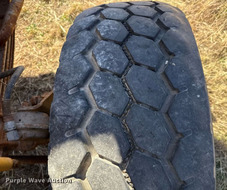 image for item DJ0880 2000 International 9100i oilfield acidizing pump truck