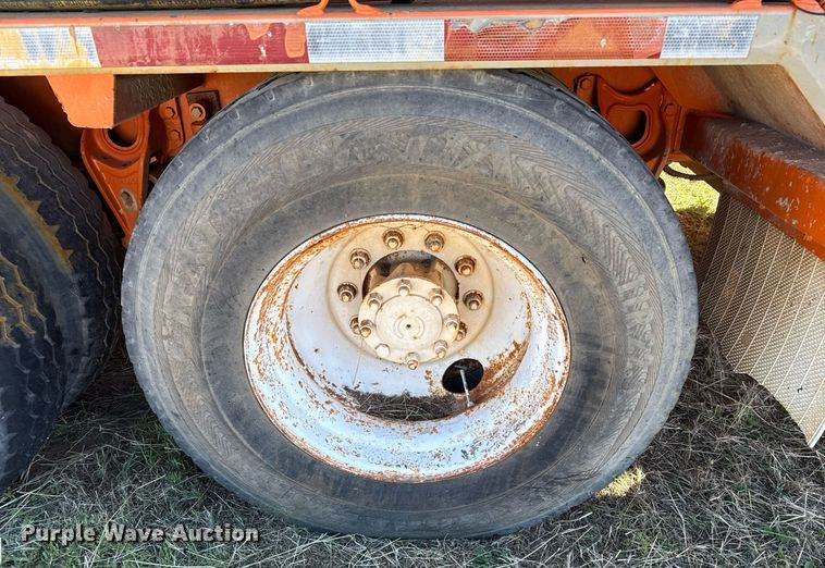 image for item DJ0880 2000 International 9100i oilfield acidizing pump truck