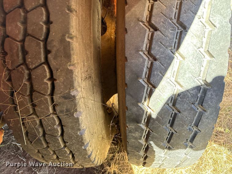 image for item DJ0880 2000 International 9100i oilfield acidizing pump truck