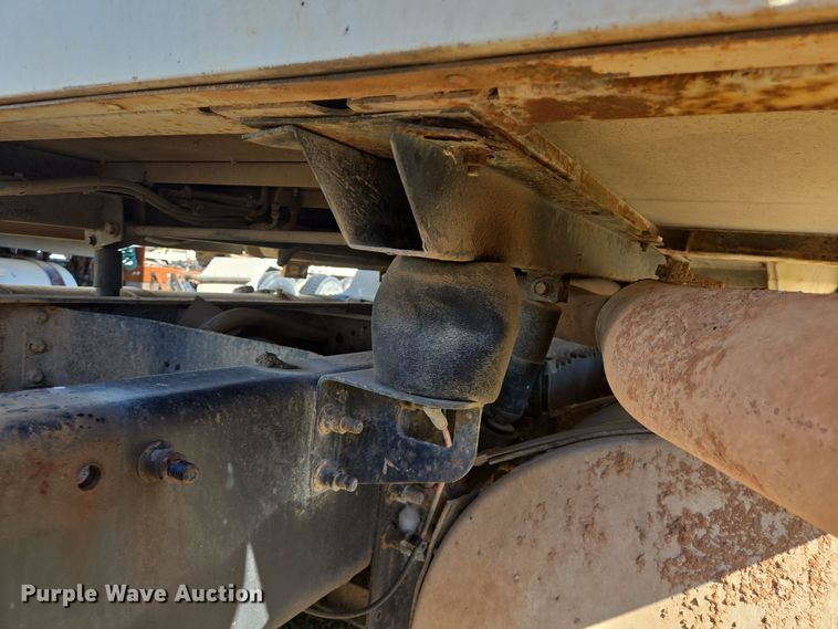 image for item DJ0882 2006 Mack CXN613 semi truck