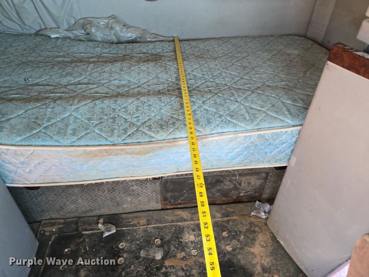 image for item DJ0882 2006 Mack CXN613 semi truck