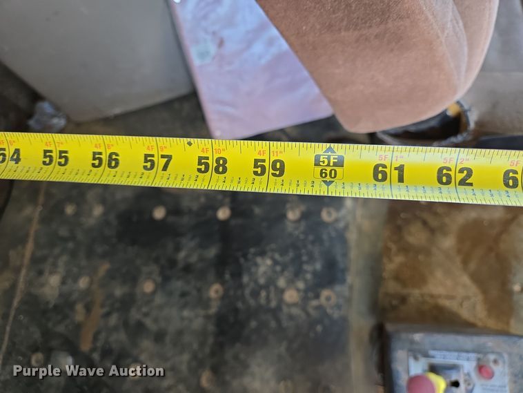 image for item DJ0882 2006 Mack CXN613 semi truck