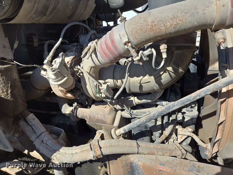 image for item DJ0882 2006 Mack CXN613 semi truck