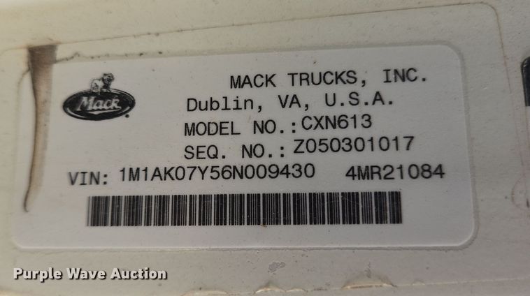 image for item DJ0882 2006 Mack CXN613 semi truck