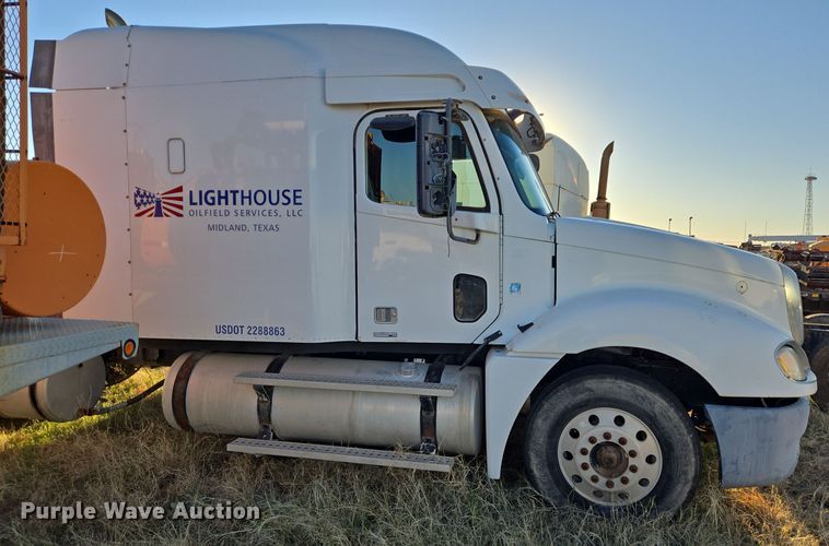 image for item DJ0883 2007 Freightliner CL120 semi truck