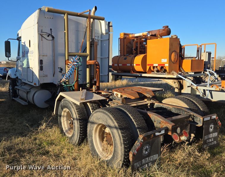 image for item DJ0883 2007 Freightliner CL120 semi truck