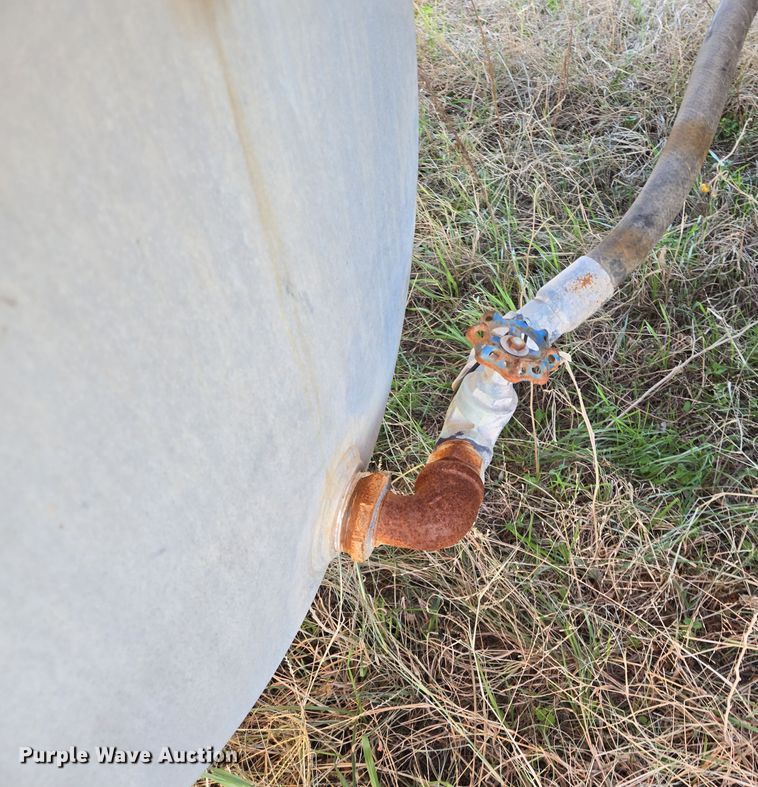 image for item DJ0883 2007 Freightliner CL120 semi truck