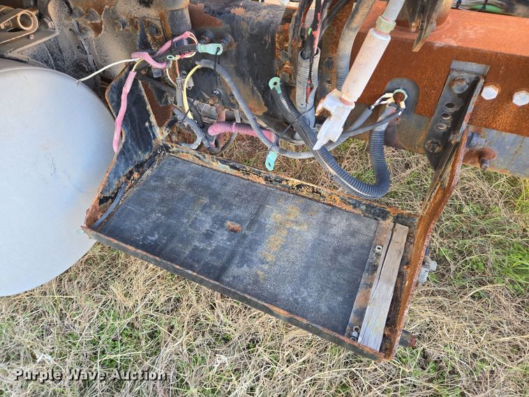 image for item DJ0883 2007 Freightliner CL120 semi truck