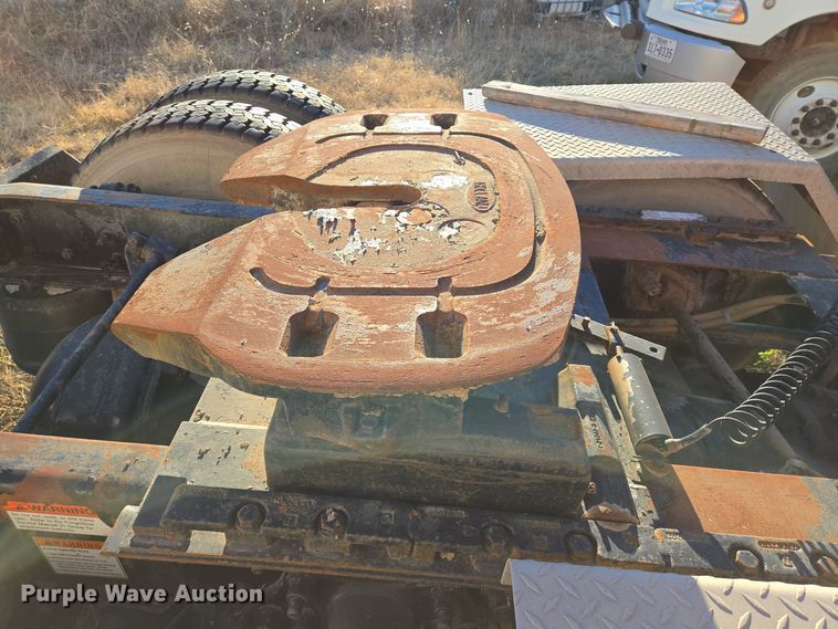 image for item DJ0883 2007 Freightliner CL120 semi truck