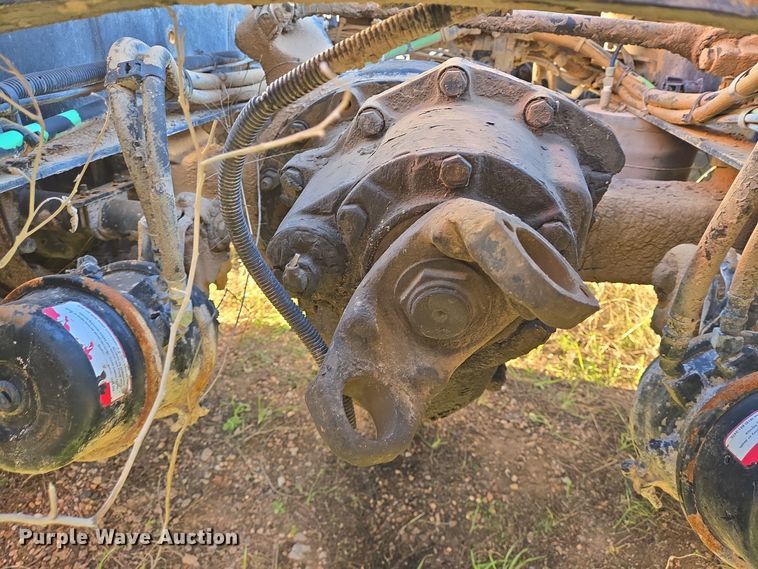 image for item DJ0883 2007 Freightliner CL120 semi truck