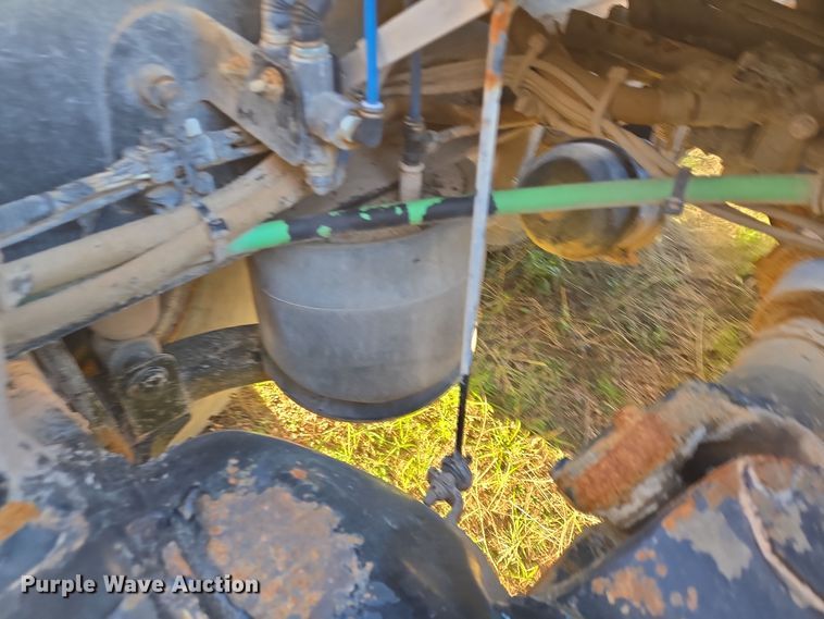 image for item DJ0883 2007 Freightliner CL120 semi truck