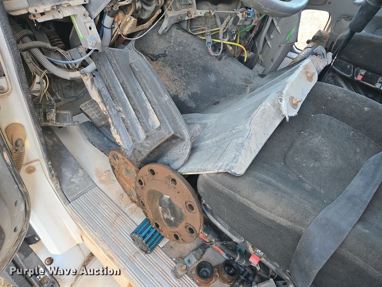 image for item DJ0883 2007 Freightliner CL120 semi truck